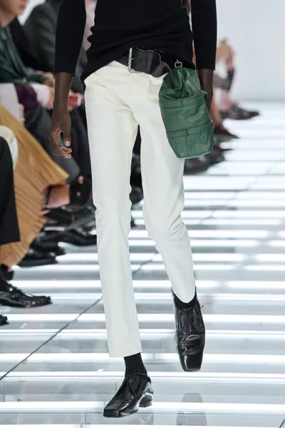 Look 106